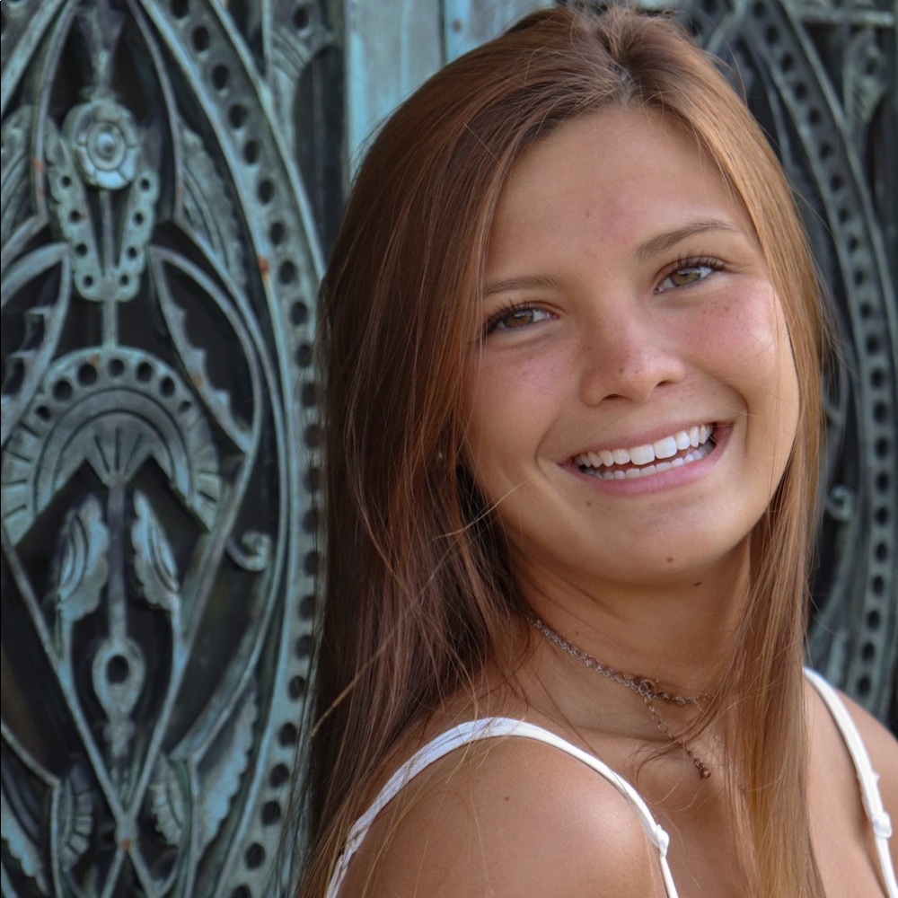 Meet your Posher, Alexis